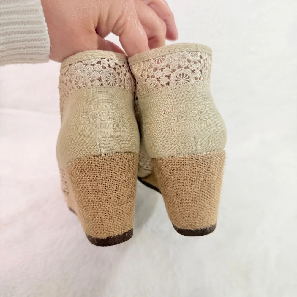 BOBS from Skechers Wedge Booties Womens 9 Natural Beige Lace Crochet